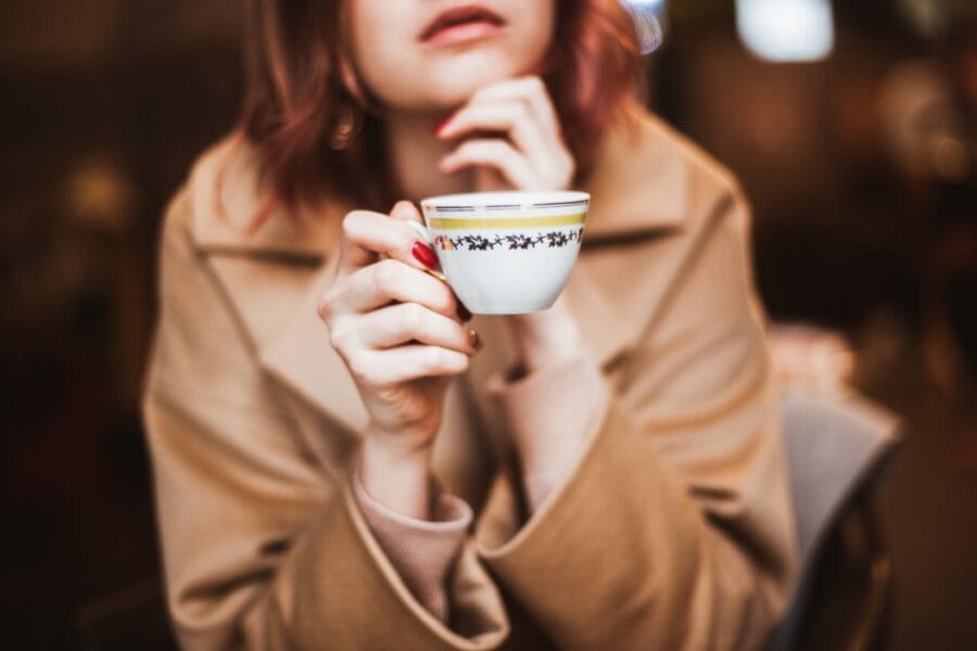 autumn coffee coffee cup girl fall tea think thinking coffee break thought coffeehouse t20 molwem