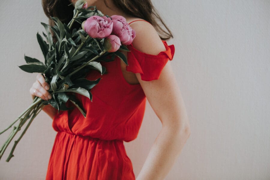 pink red spring dress bloom woman peony peonies pivoine t20 jX66EX